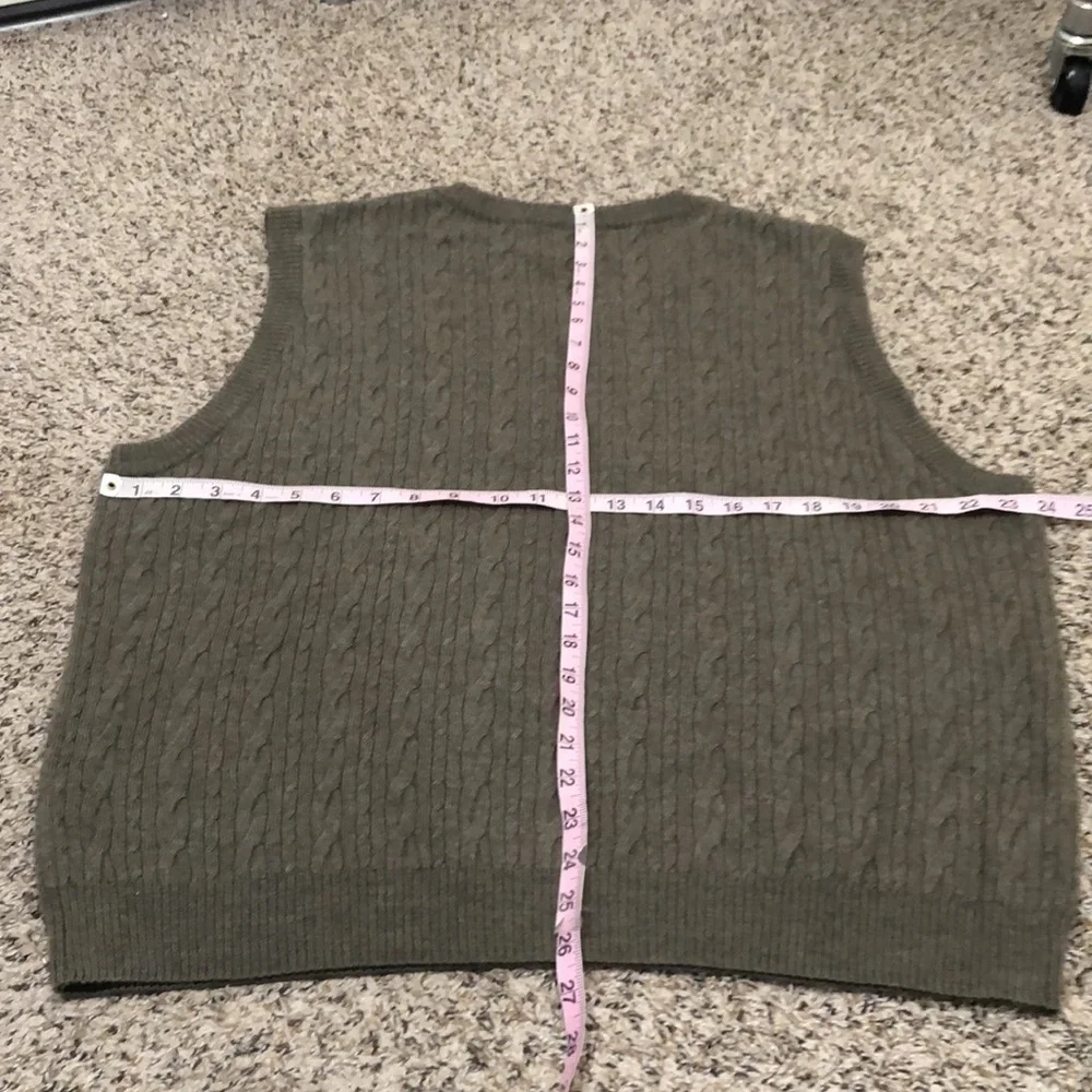 Nordstrom Sweater Vest Size Large Green Extra Fine Merino Wool Cable Knit